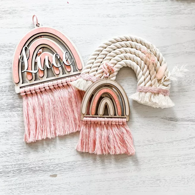 ARC-EN-CIEL EN BOIS ET MACRAME ARC-EN-CIEL EN BOIS ET MACRAME